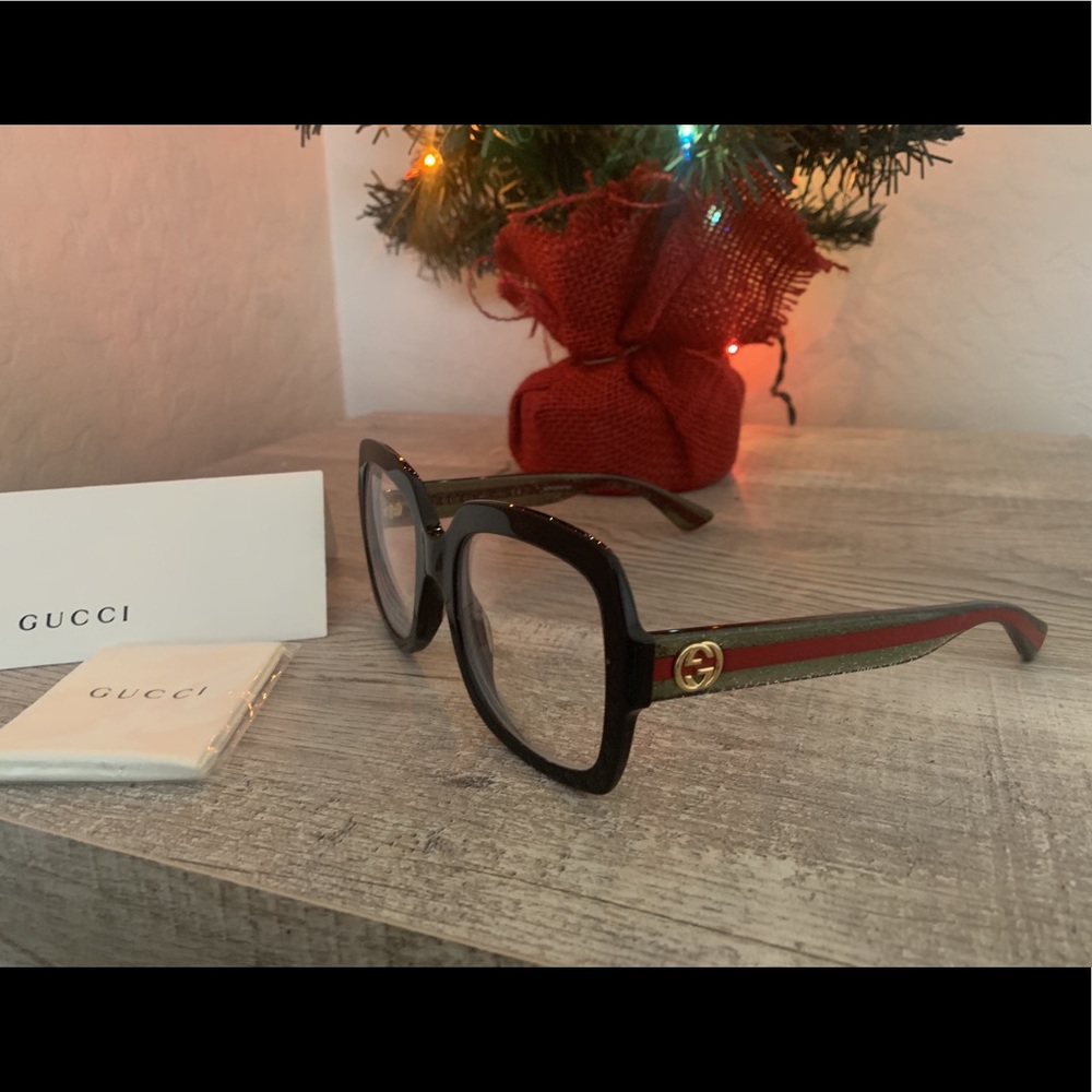 Like new Gucci glasses/sunglasses